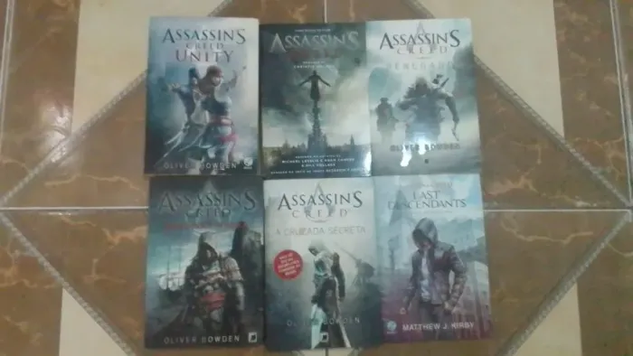 PACOTE ASSASSINS CREED 6 LIVROS