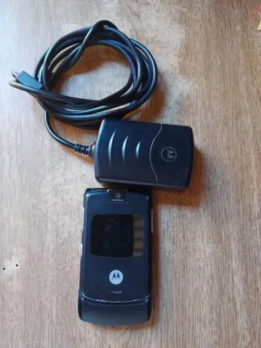 Celular Motorola Razr V3 - Antiguidade leia o anúncio todo 