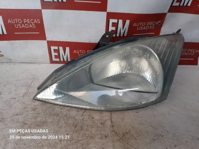Farol esquerdo Ford Focus 2001