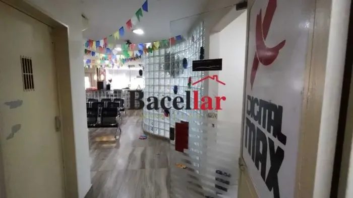 Andar inteiro prédio comercial Tijuca
