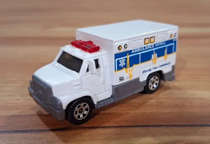 Matchbox Ambulance - MBX Metal 2006 (Loose)