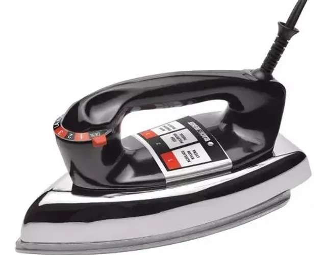 Ferro de Passar a Seco Black & Decker Alumínio Polido VFA1110 - 1000w 220v