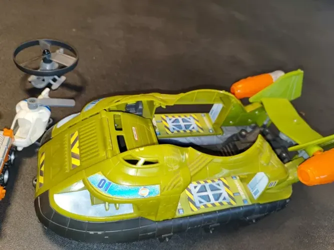 MATCHBOX. MEGA RIG JUNGLE HOVECRAFT = 1998