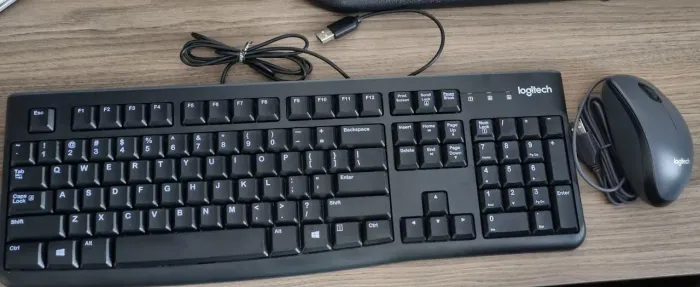 Kit Teclado e Mouse Logitech
