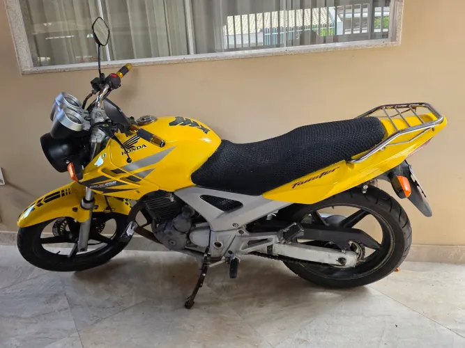 Twister CBX250 amarela 2007