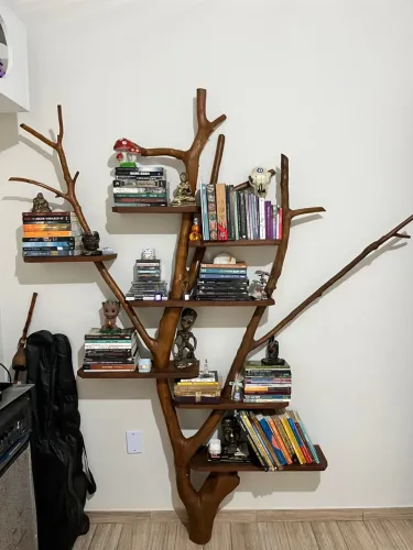 Estante de livros árvore