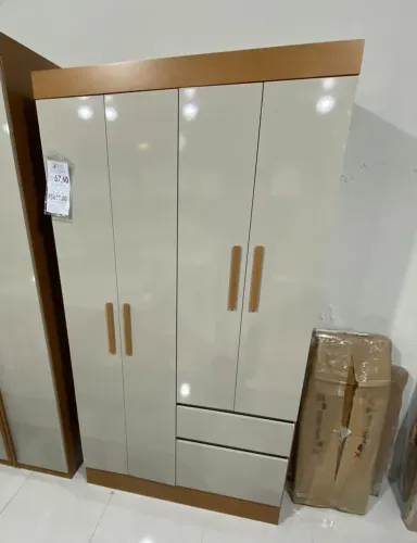 Guarda roupa solteiro 4 portas