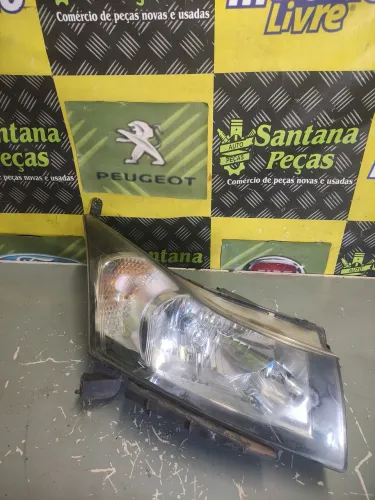 Farol dianteiro Cruze 2013/2016
