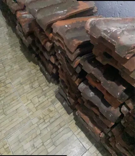 Telhas de barro usadas medida 41x24!! Retirar em São Vicente/SP