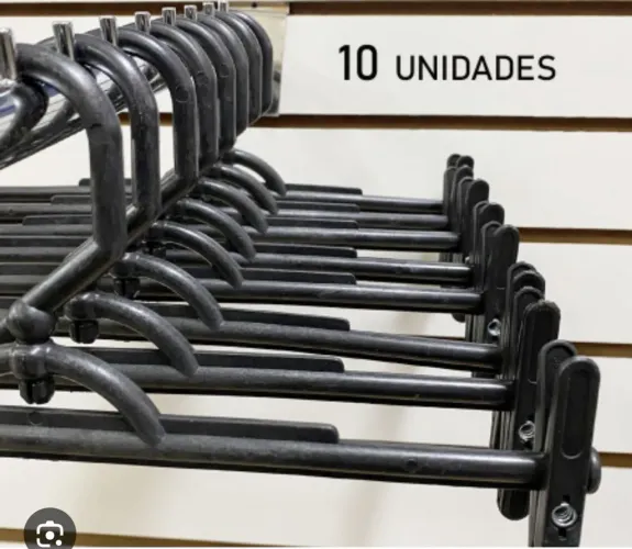 Cabides Plásticos e acrílico para Roupas 