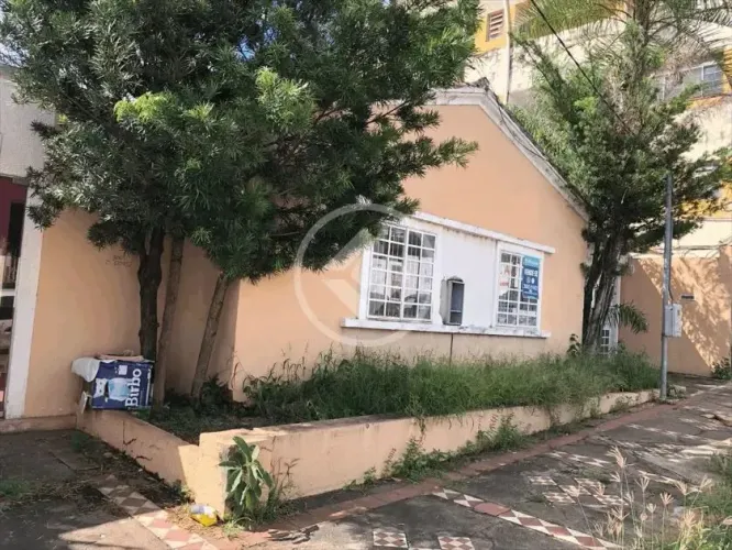 Excelente Casas Geminadas para fins comerciais no Centro de Cuiabá codigo: 25787
