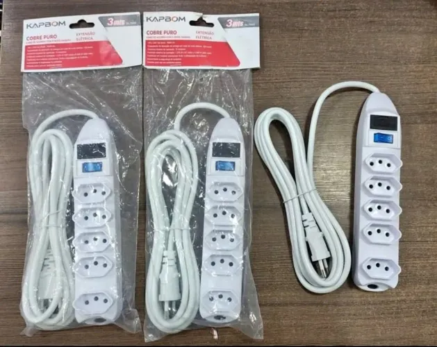 Extensor de Tomada 6 Tomadas com Cabo de 3 Metros - Novo