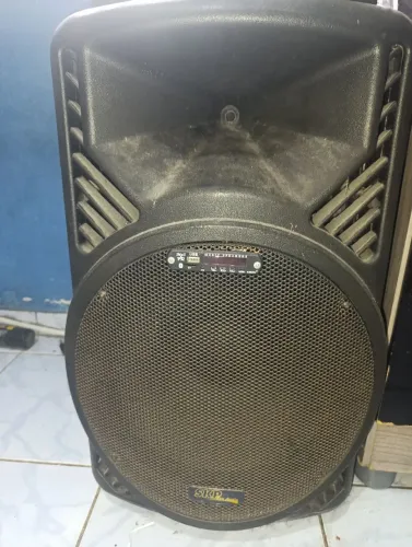 Caixa de som , bluetooth é só conectar no celular e vira karaokê 