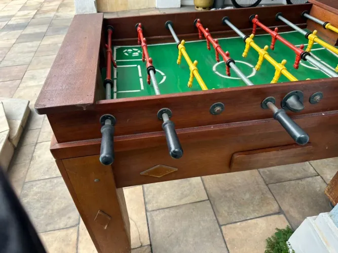 Pebolim em Ótimo Estado - Ideal para Lazer da Família!