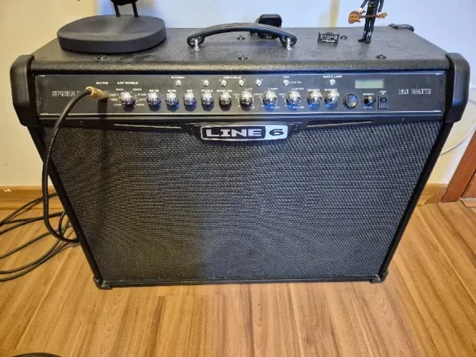 Amplificador de guitarra Line  6 Spider IV 150w - Dois falantes Celestion 12"