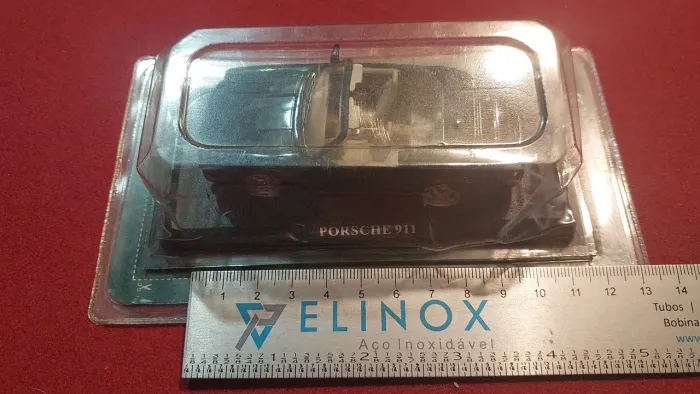 Porsche 911, escala 1/43, aproximadamente 9,5 cm...R$ 120,00