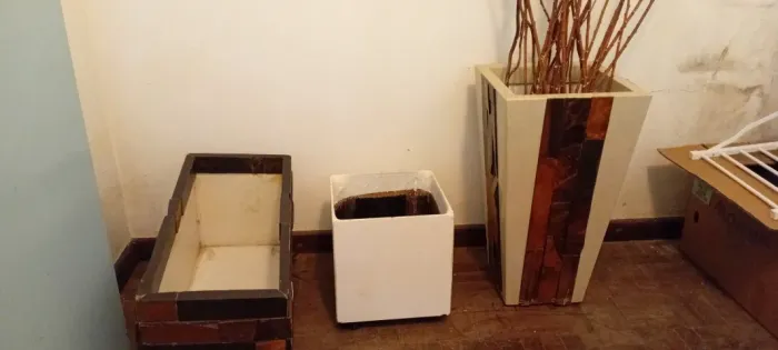 Vaso Floreira  Madeira e Metal; Cimento Esmaltado zap * 