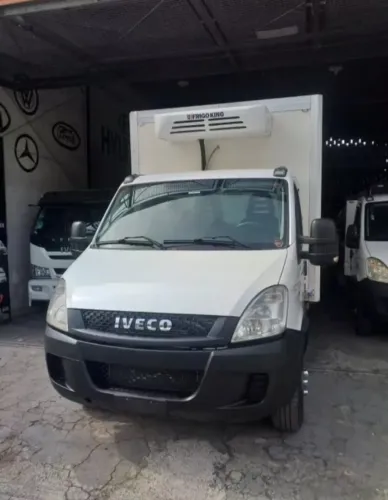 Iveco Daily Bau Refrigerado 2018 (Transferencia de divida). 