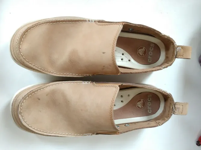 Sapato mocassim Crocs tamanho 40