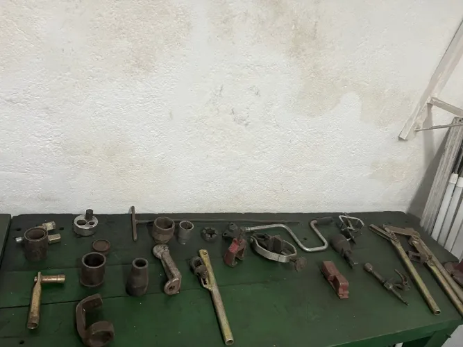 Jogo de Ferramentas Automotivas Antigas