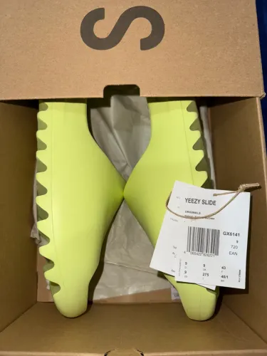 Chinelo Yeezy Slide Glow Green