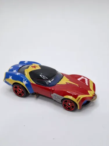 Hotwheels Temático Premium: Mulher Maravilha