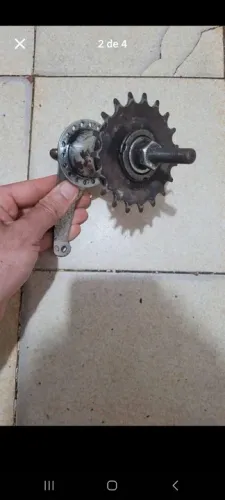 Cubo contra pedal