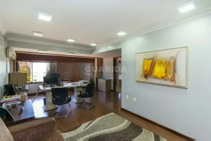 Casa de alto padrão para locação Próximo à Av. do Forte e Parque Germânia 550 m²