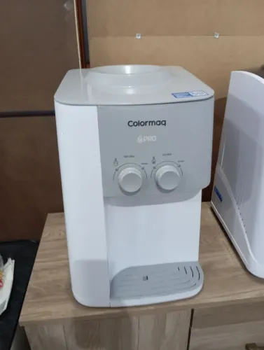 Bebedouro Colormaq NOVO , moderno 