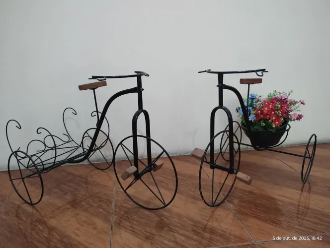 Vendo arranjos em forma de bicicleta