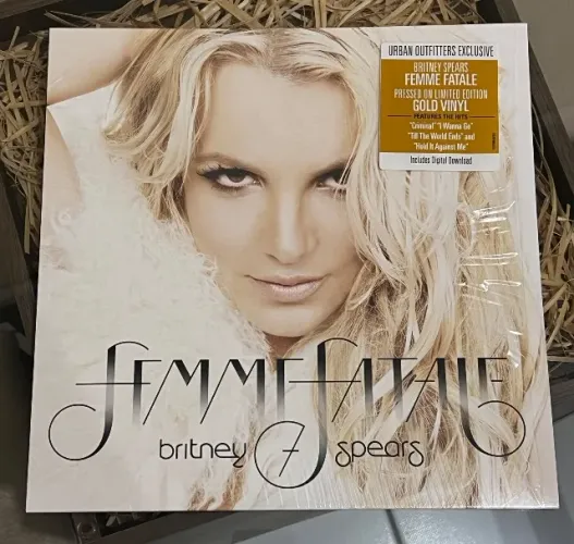 Britney Spears - Femme Fatale (Vinil Urban Outfitters Dourado)