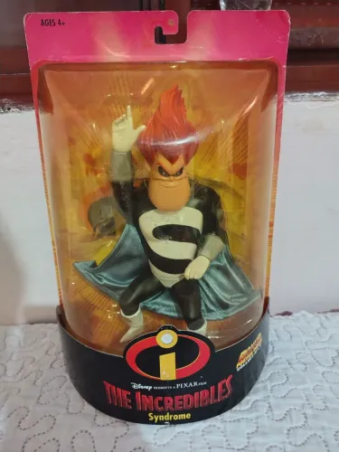 Boneco Syndrome - Os Incríveis 2004 Hasbro extremamente raro lacrado