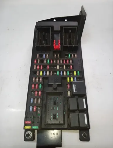 Modulo Land Rover Ah2214f041ag 519330609 004996600 Preto (Usado)