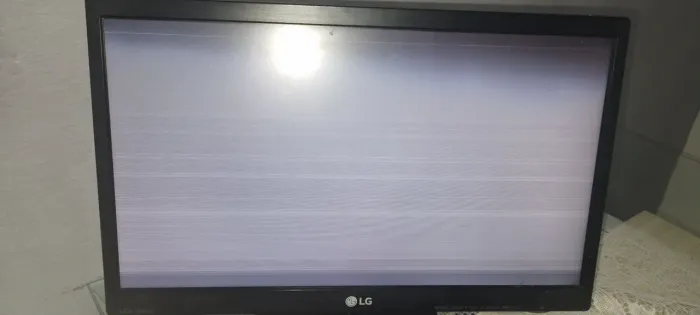 Monitor LG com defeito na tela