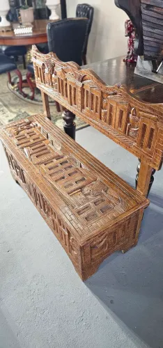 Móveis antigos, banco baú madeira talhada, antiguidades 