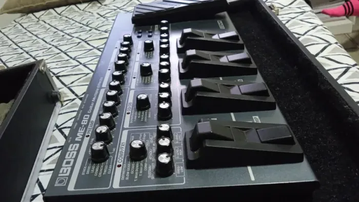 Pedaleira Boss ME-80 + Fonte + Case - Excelente Estado