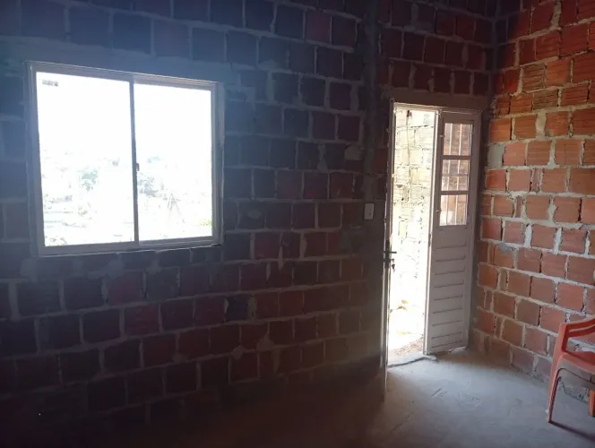 Vendo uma casa ou troco em carro 