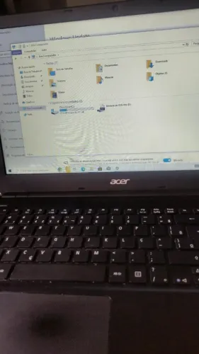 Acer Aspire E1-572 i3 | 8GB RAM | 111GB | 15,6" | Leia o anúncio