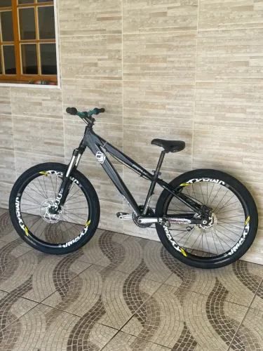 GIOS FRX Street/Dirt Jump 2010 - Edição Rara - Setup Completo