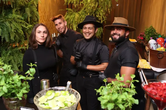 Bartender, barman, drink, coquetel, bar, festas e eventos
