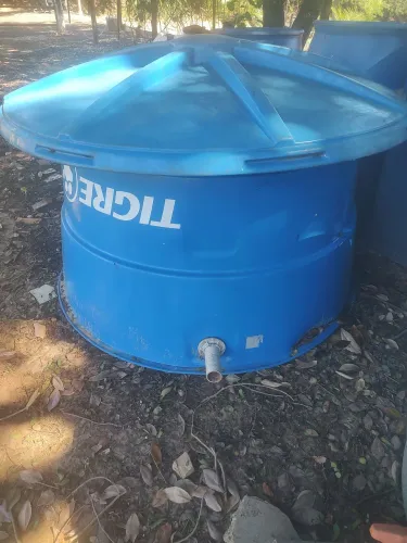 Vendo essa Caixa dagua de 1000 litros tigre 