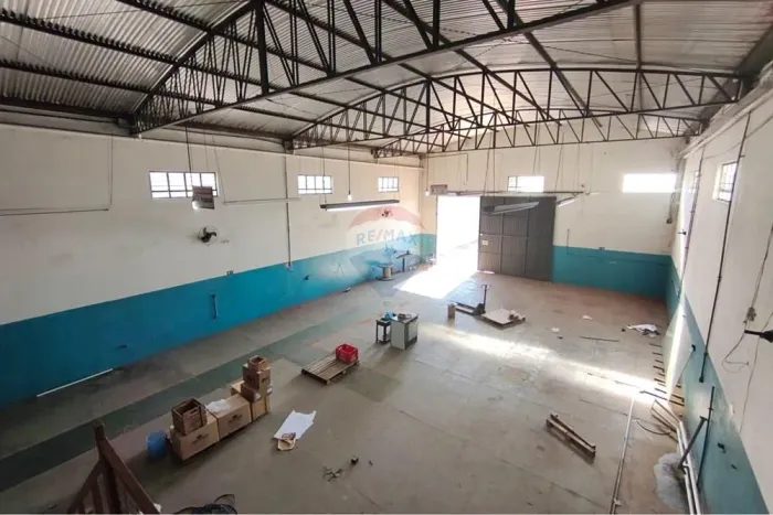 GALPÃO/BARRACÃO COMERCIAL NO BAIRRO SANTOS DUMONT PRÓXIMO À AV. CLODOALDO GARCIA E RODOVIA