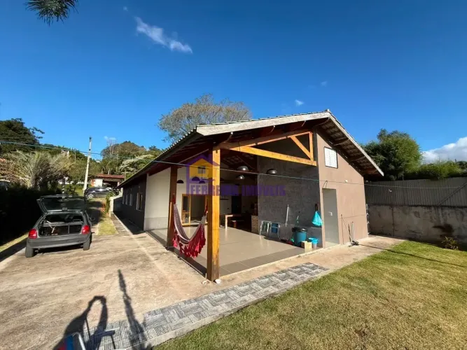 Imóvel para aluguel possui 850 metros quadrados com 5 quartos em Curral - Ibiúna - SP