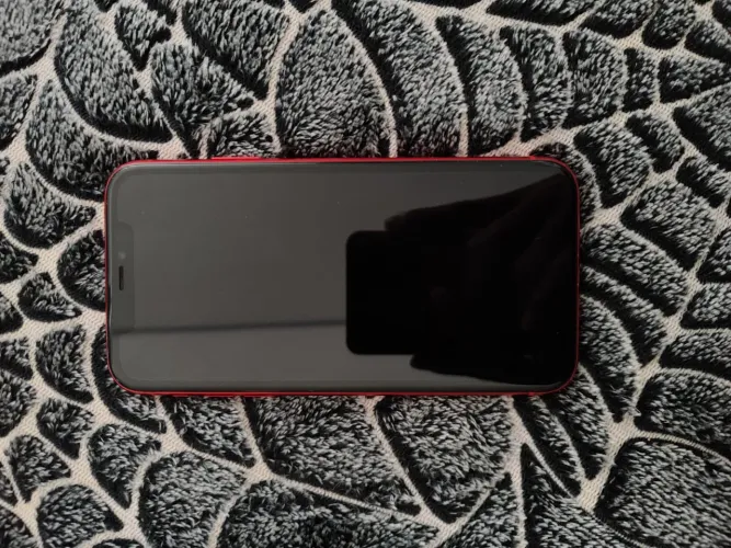 iPhone 11 64gb vermelho praticamente novo