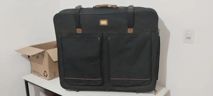 Mala de Viagem Grande Livon - Tecido Resistente com Rodinhas