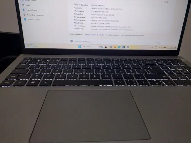 Dell Vostro 3520 (12GB de RAM 240GB de SSD)