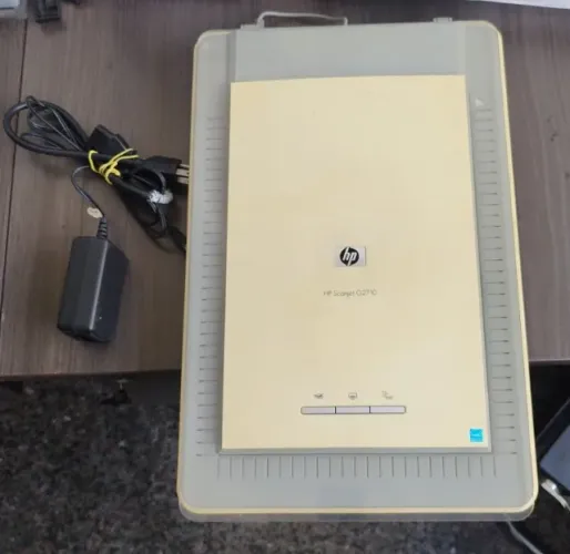 HP Scanjet G2710
