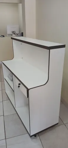 Balcão em MDF para lojas