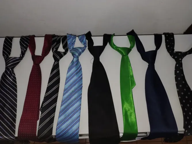 8 gravatas por 40 reais