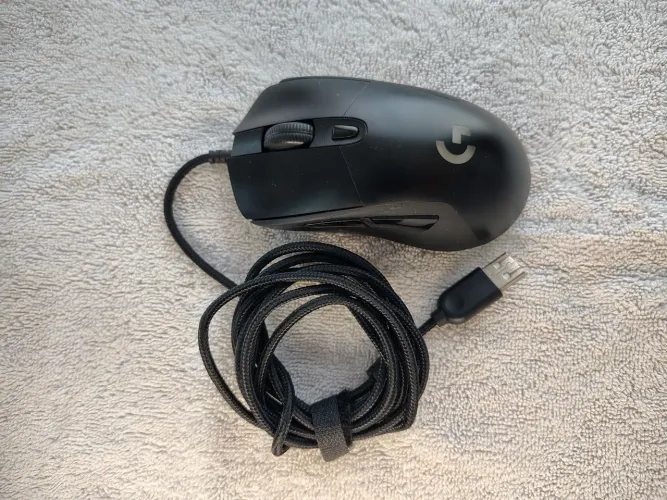 Mouse gamer Logitech G403